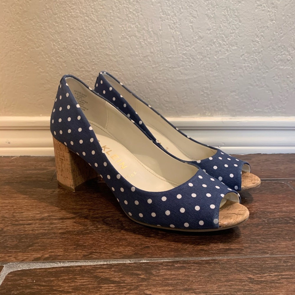 Anne Klein Blue polka dot heels